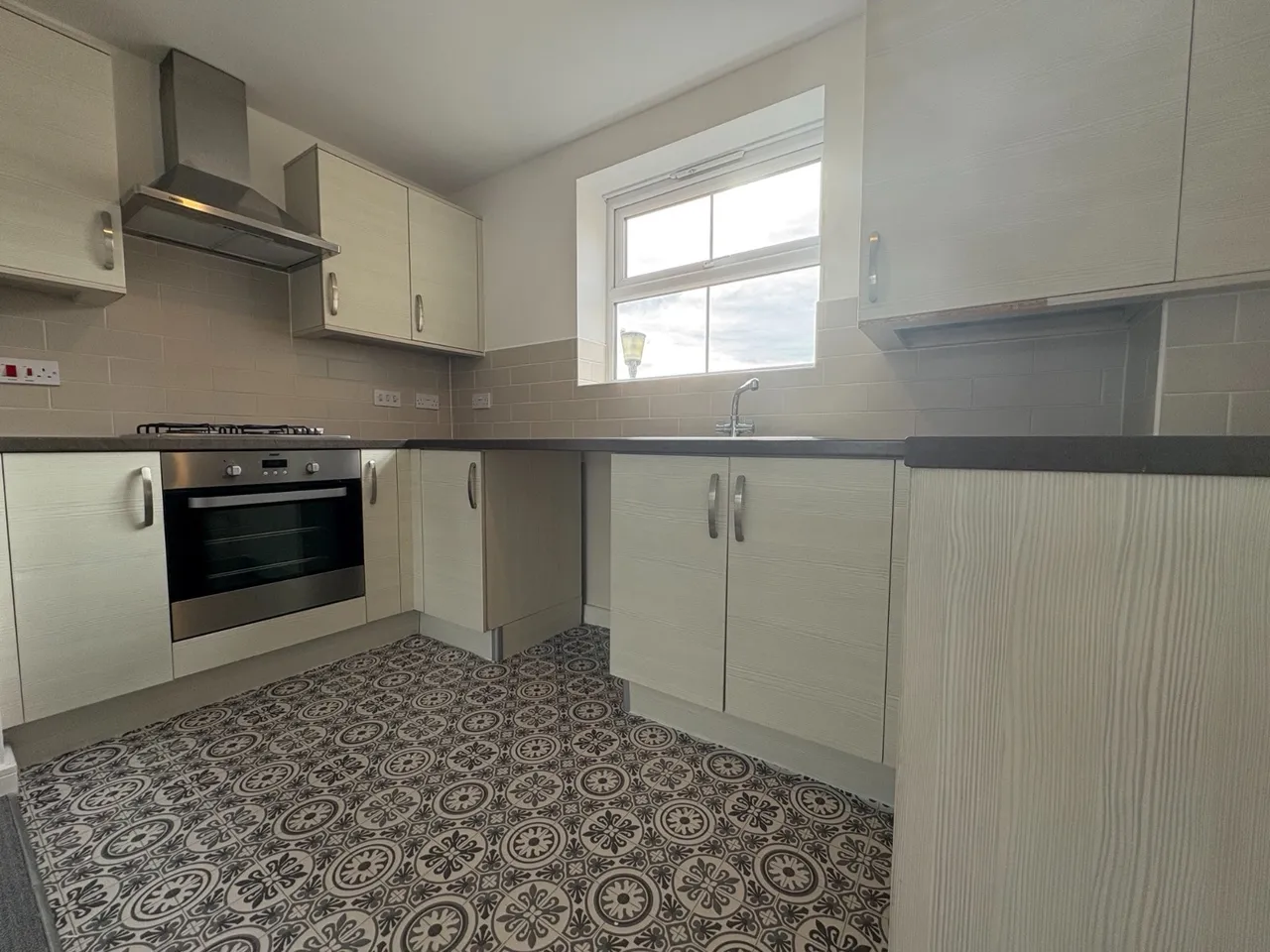 Park Lane, Telford, TF7, photo 3