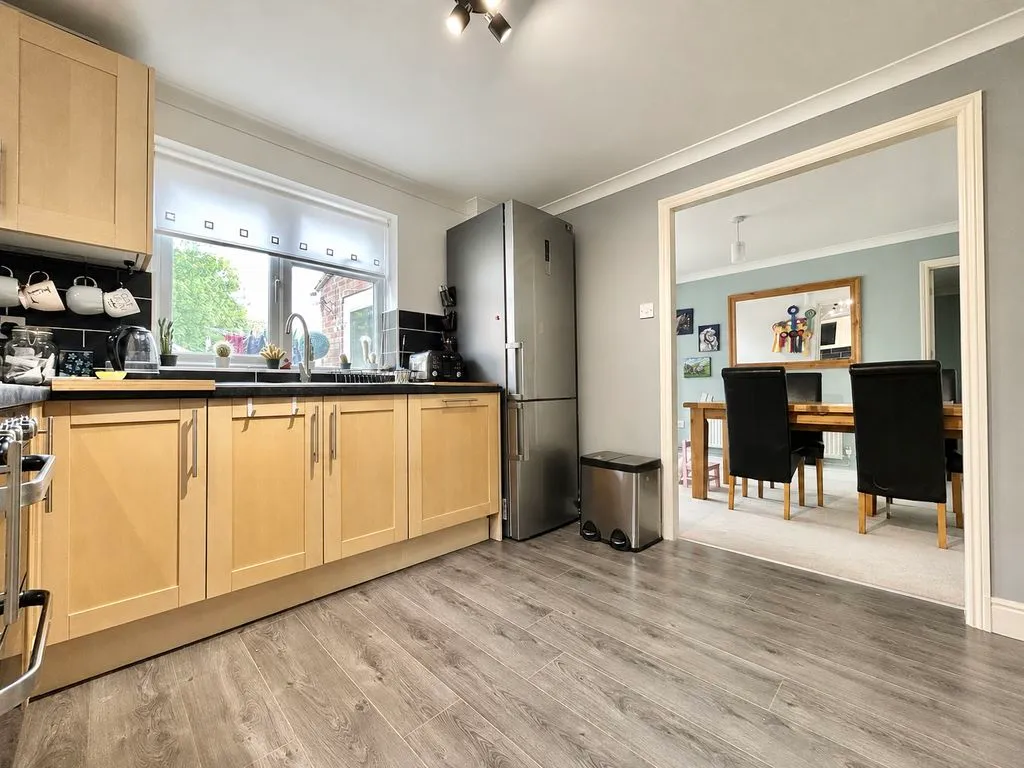 Park Avenue, Totternhoe LU6 1QF, photo 5