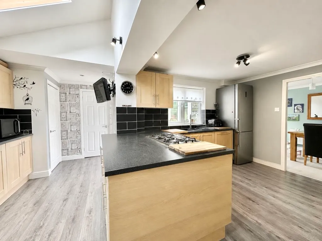 Park Avenue, Totternhoe LU6 1QF, photo 2