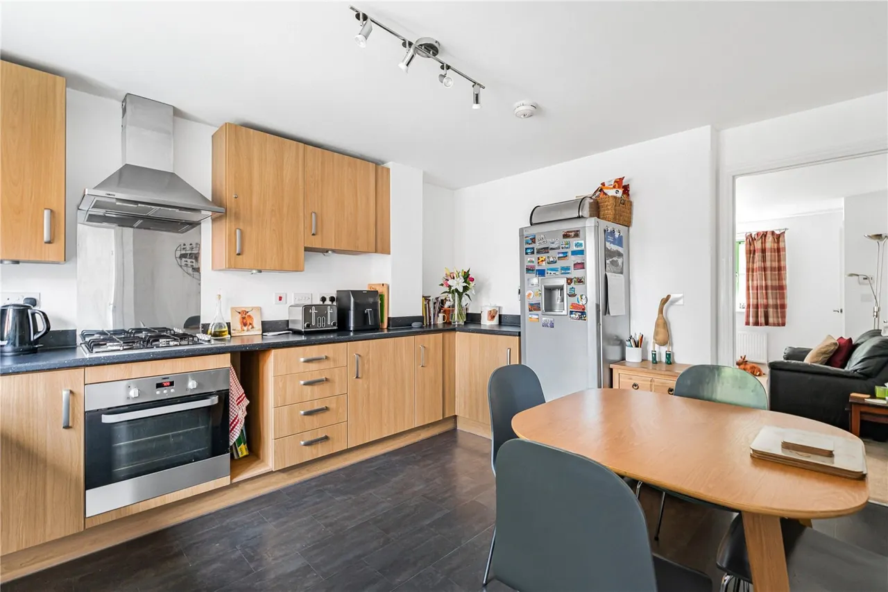 Harmer Close, Cirencester, GL7, photo 2
