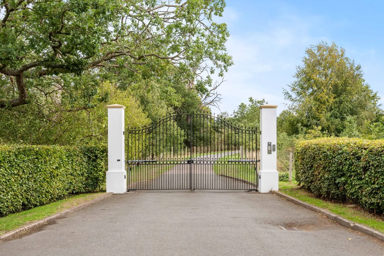 'Bayfordbury Mansion' Hertford, SG13, photo 3