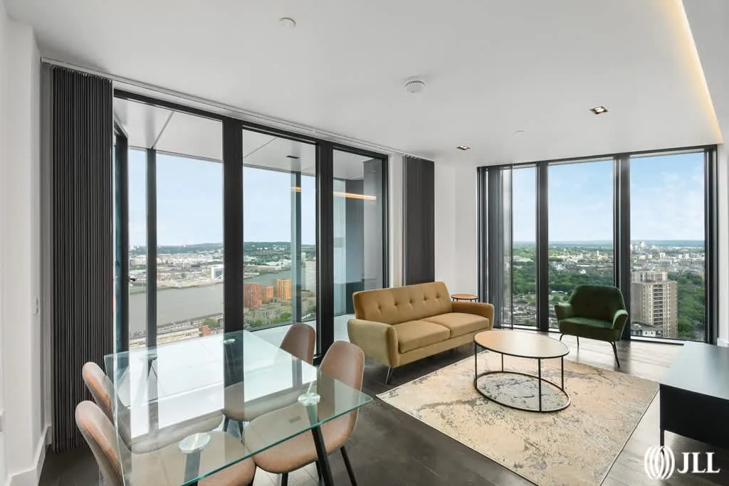 2 bed flat for sale, Amory Tower, Marsh Wall, E14