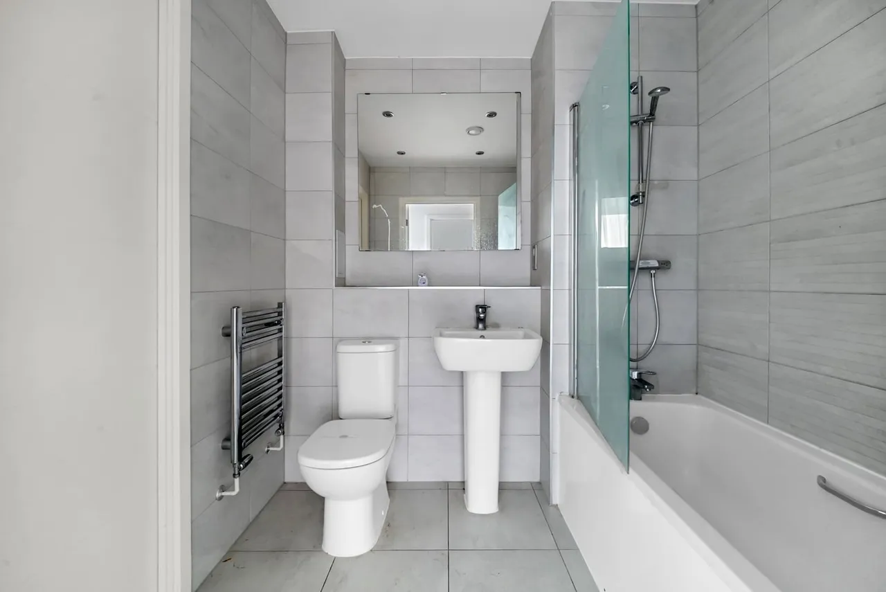 Flat 202 Harrold Court, 17 Guthridge Close, London, E14 6UG, photo 9