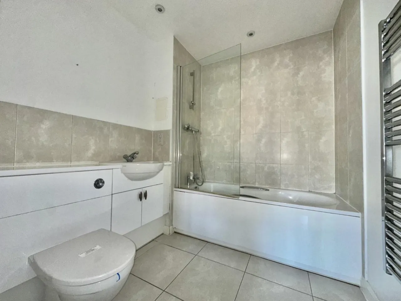 Featherstone Road, Southall, UB2, photo 4