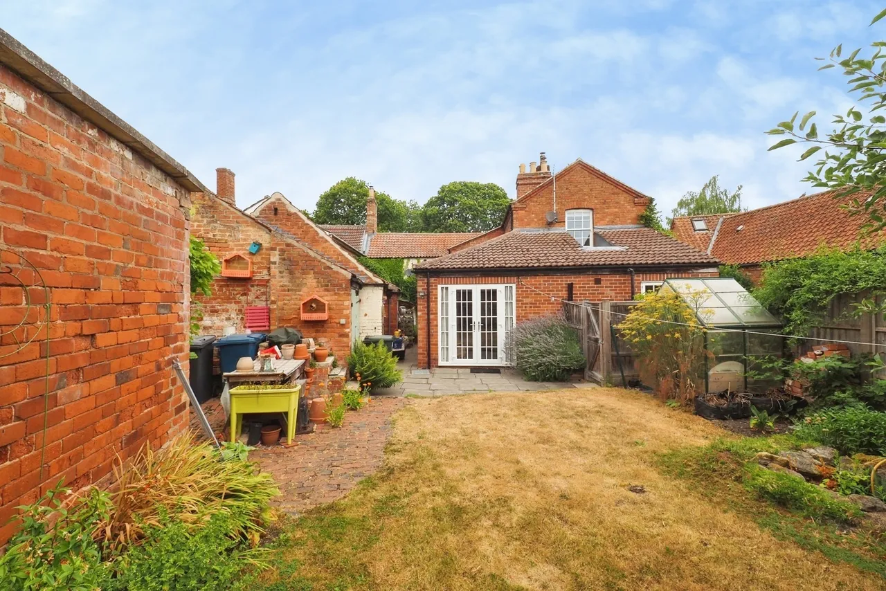 Main Street, Scarrington, NG13, photo 20
