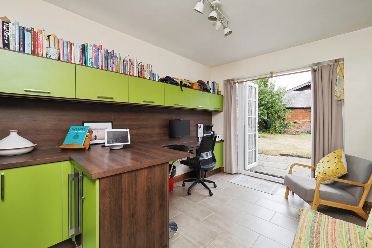 Main Street, Scarrington, NG13, photo 8