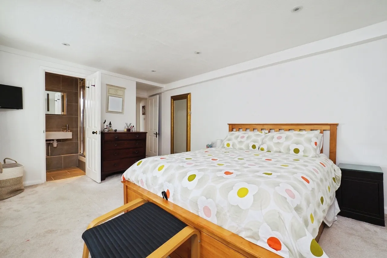 Main Street, Scarrington, NG13, photo 3