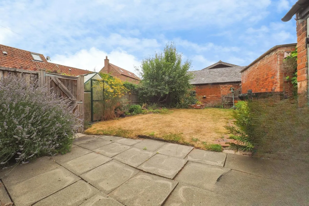 Main Street, Scarrington, NG13, photo 4