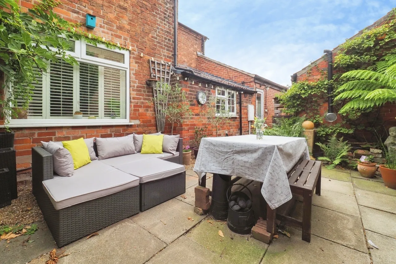 Main Street, Scarrington, NG13, photo 19