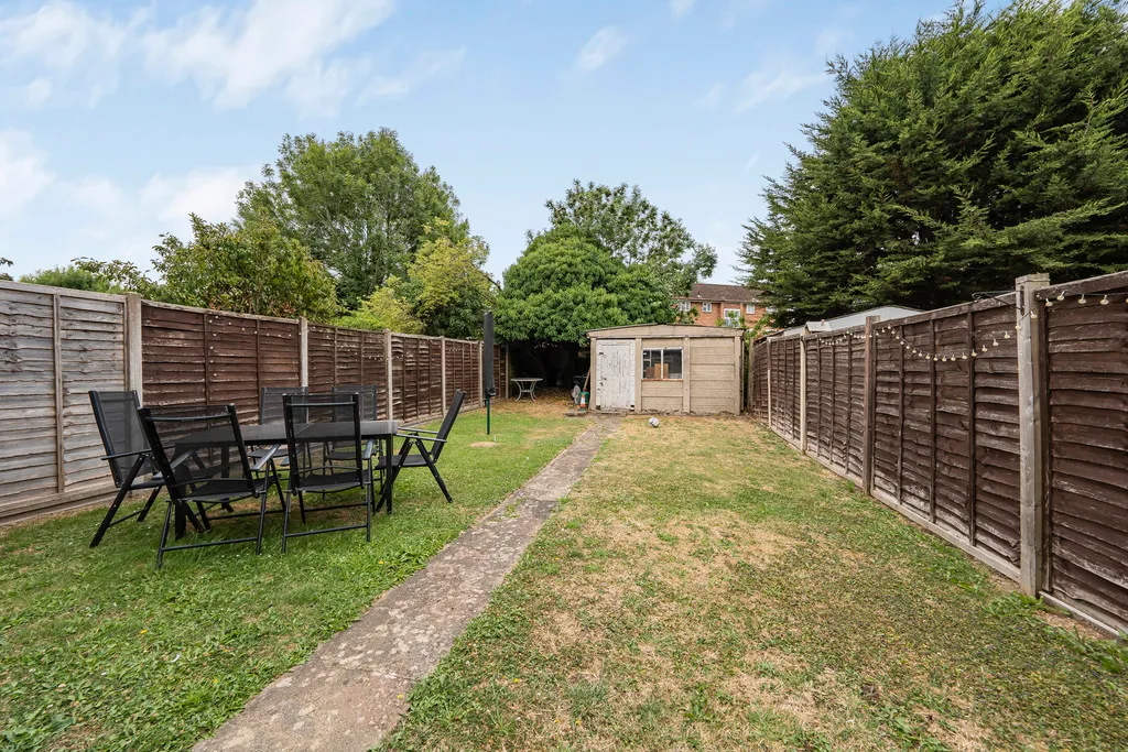 Ryefield Avenue, Hillingdon, UB10, photo 26