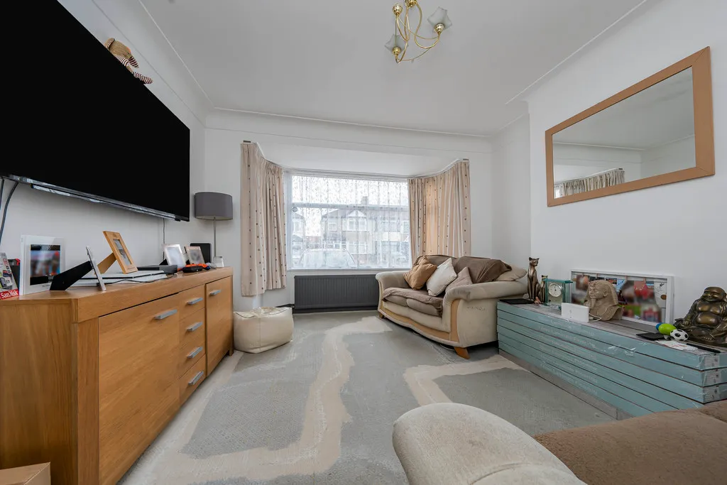 Ryefield Avenue, Hillingdon, UB10, photo 19