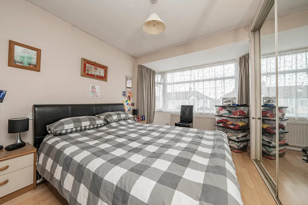 Ryefield Avenue, Hillingdon, UB10, photo 6