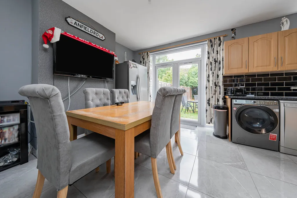 Ryefield Avenue, Hillingdon, UB10, photo 4