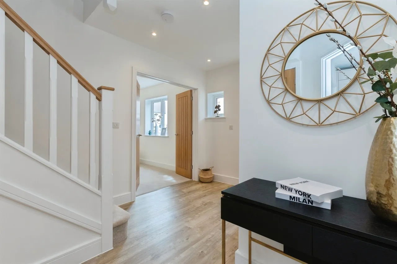 Daggons Road, Alderholt, Fordingbridge, photo 5