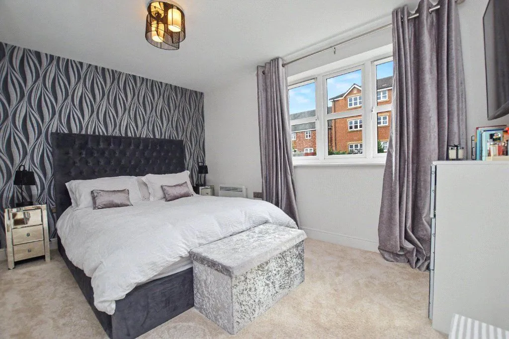 Royal Troon Drive, Wakefield, WF1, photo 4