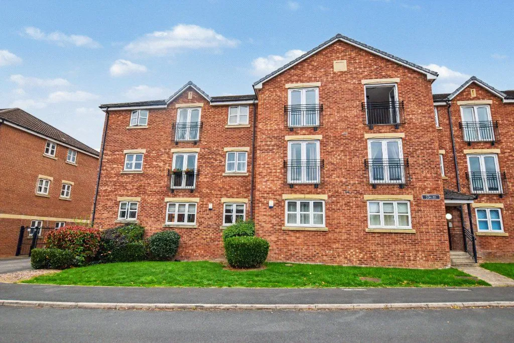 2 bed flat for sale, Royal Troon Drive, Wakefield, WF1