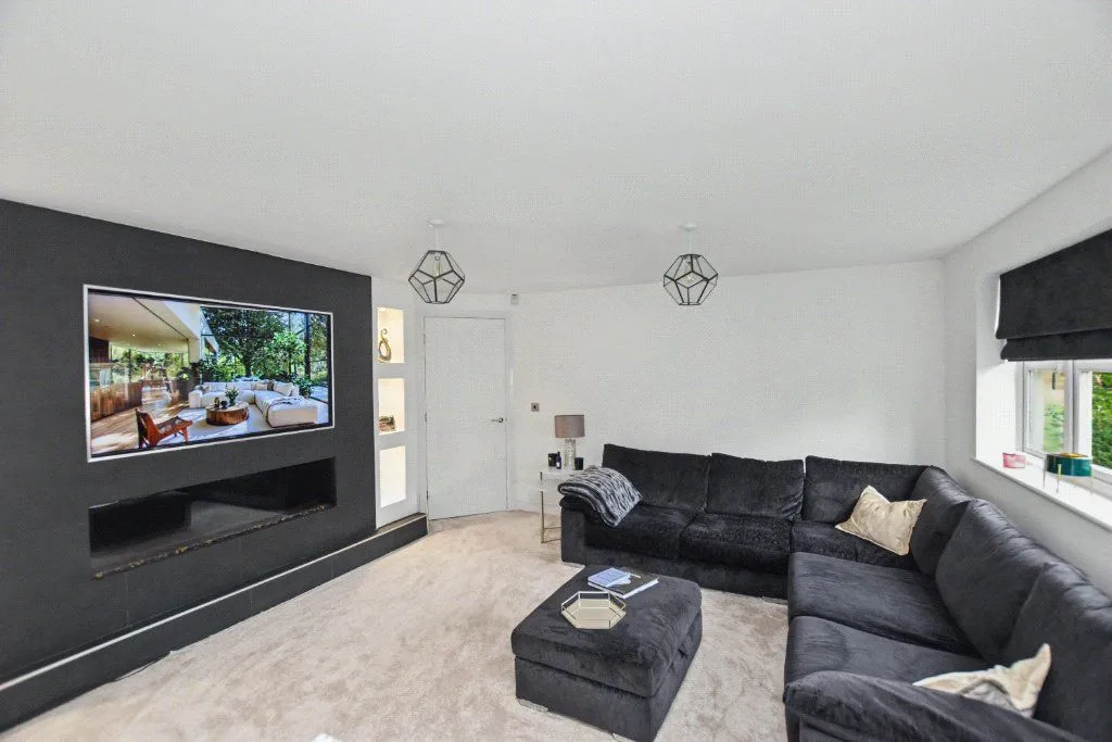 Royal Troon Drive, Wakefield, WF1, photo 6