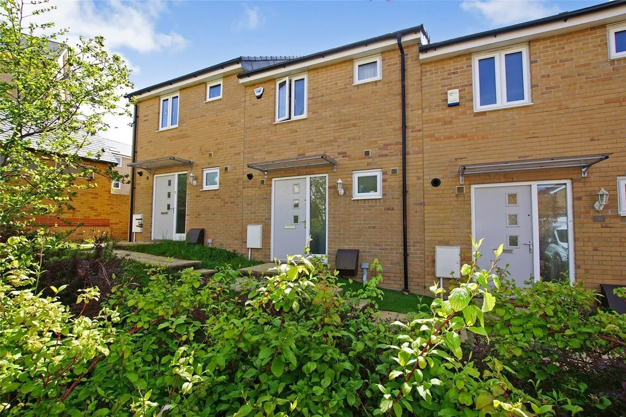 2 bed house to rent, Rowan Drive, Lyde Green, BS16