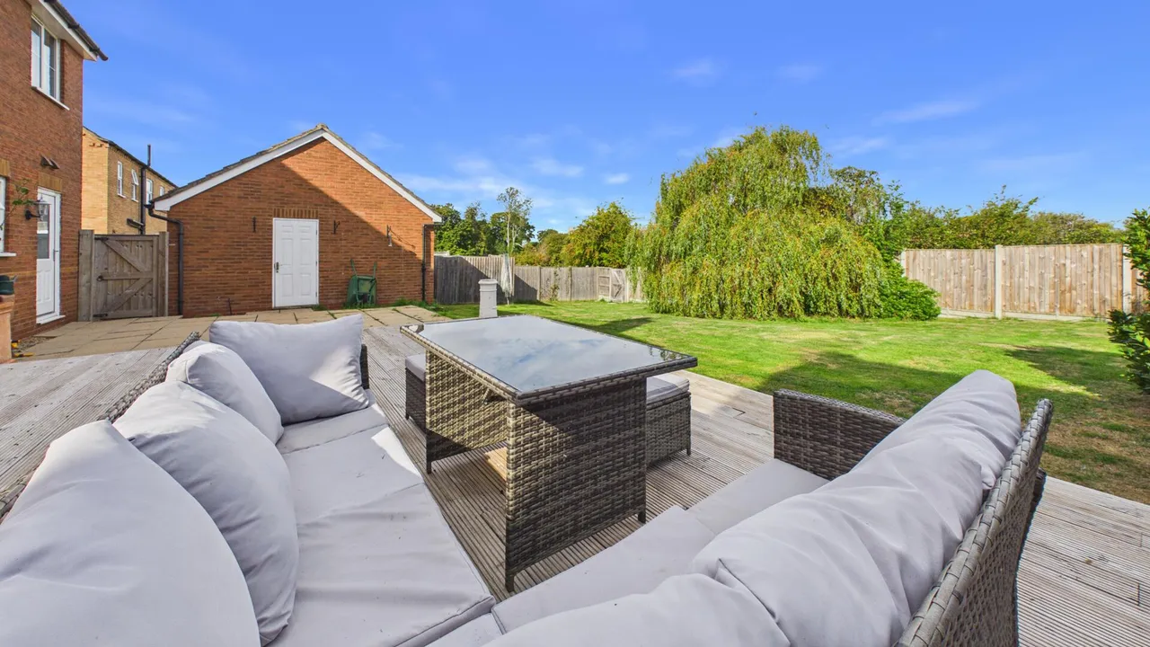 St. Johns Drive, Corby Glen, photo 14