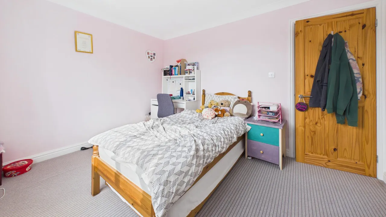 St. Johns Drive, Corby Glen, photo 12