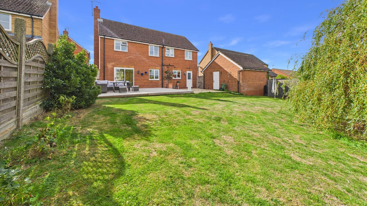 St. Johns Drive, Corby Glen, photo 15