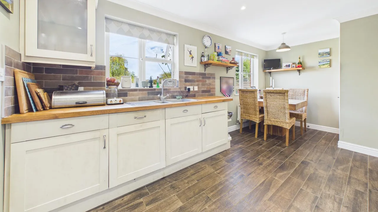 St. Johns Drive, Corby Glen, photo 20