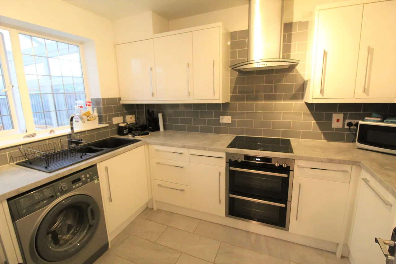 Frances Avenue, Grays, Essex, RM16 6NH, photo 6
