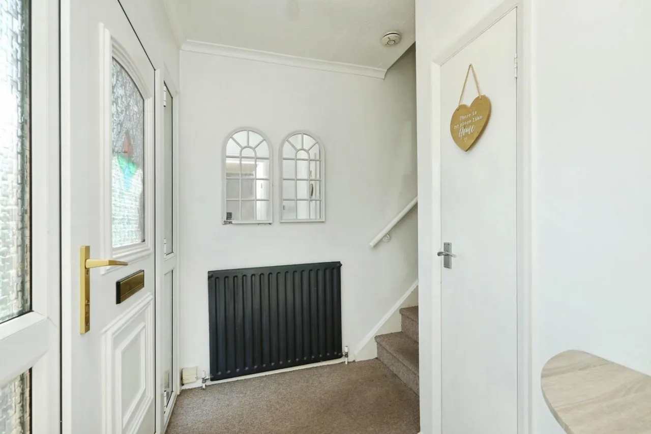 St. Stephens Drive, Aston, S26, photo 5