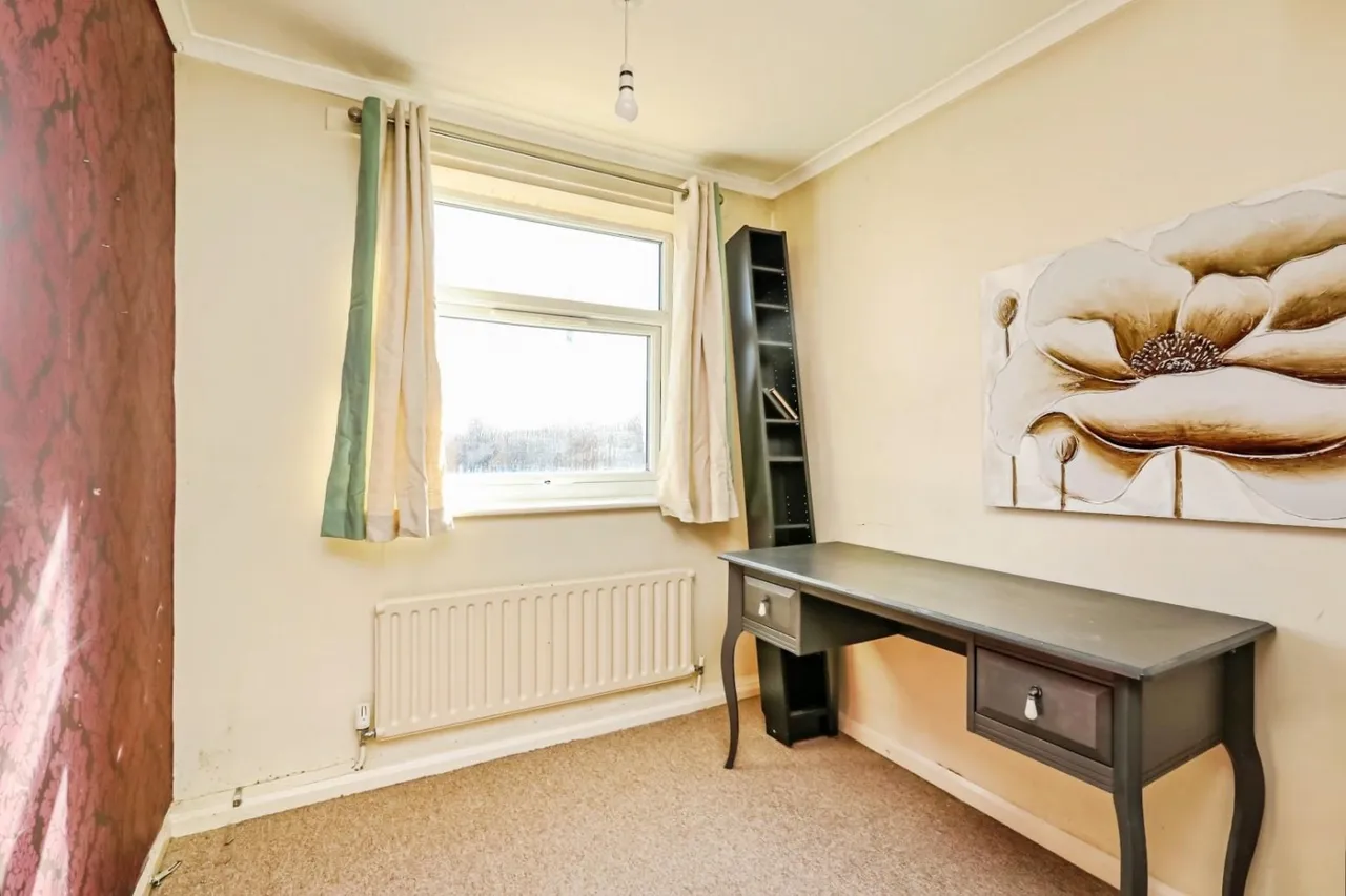 St. Stephens Drive, Aston, S26, photo 9
