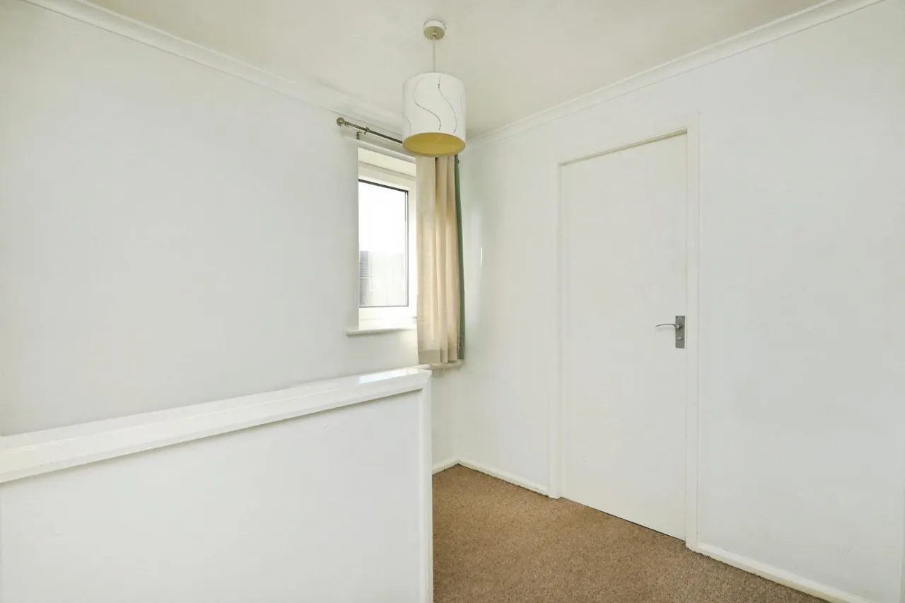 St. Stephens Drive, Aston, S26, photo 6