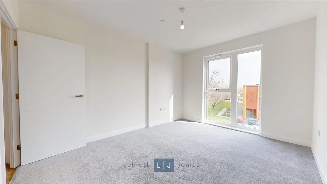 Borders Lane, Loughton, photo 8