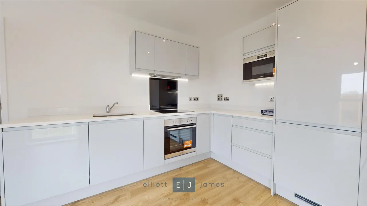 Borders Lane, Loughton, photo 5