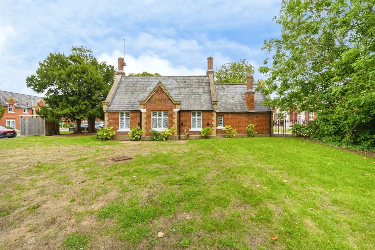 Hedges Way, Aylesbury, HP20, photo 19