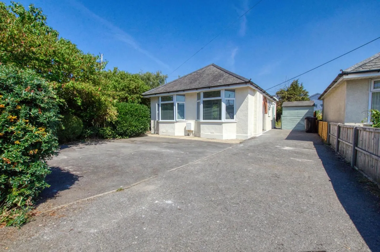 2 bed house for sale — Calmore Road, Totton, Southampton, SO40 8GN