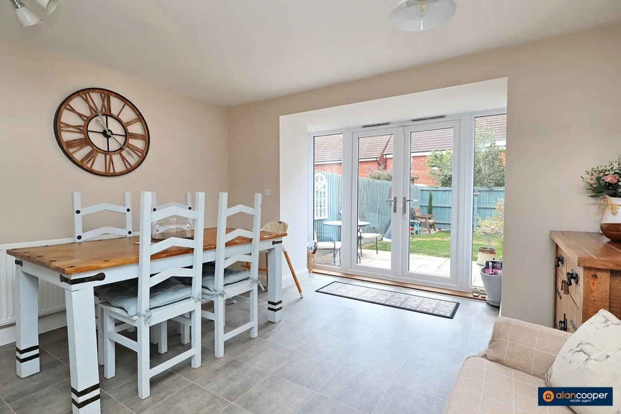 Topiary Road, St James Gate, CV10, photo 7