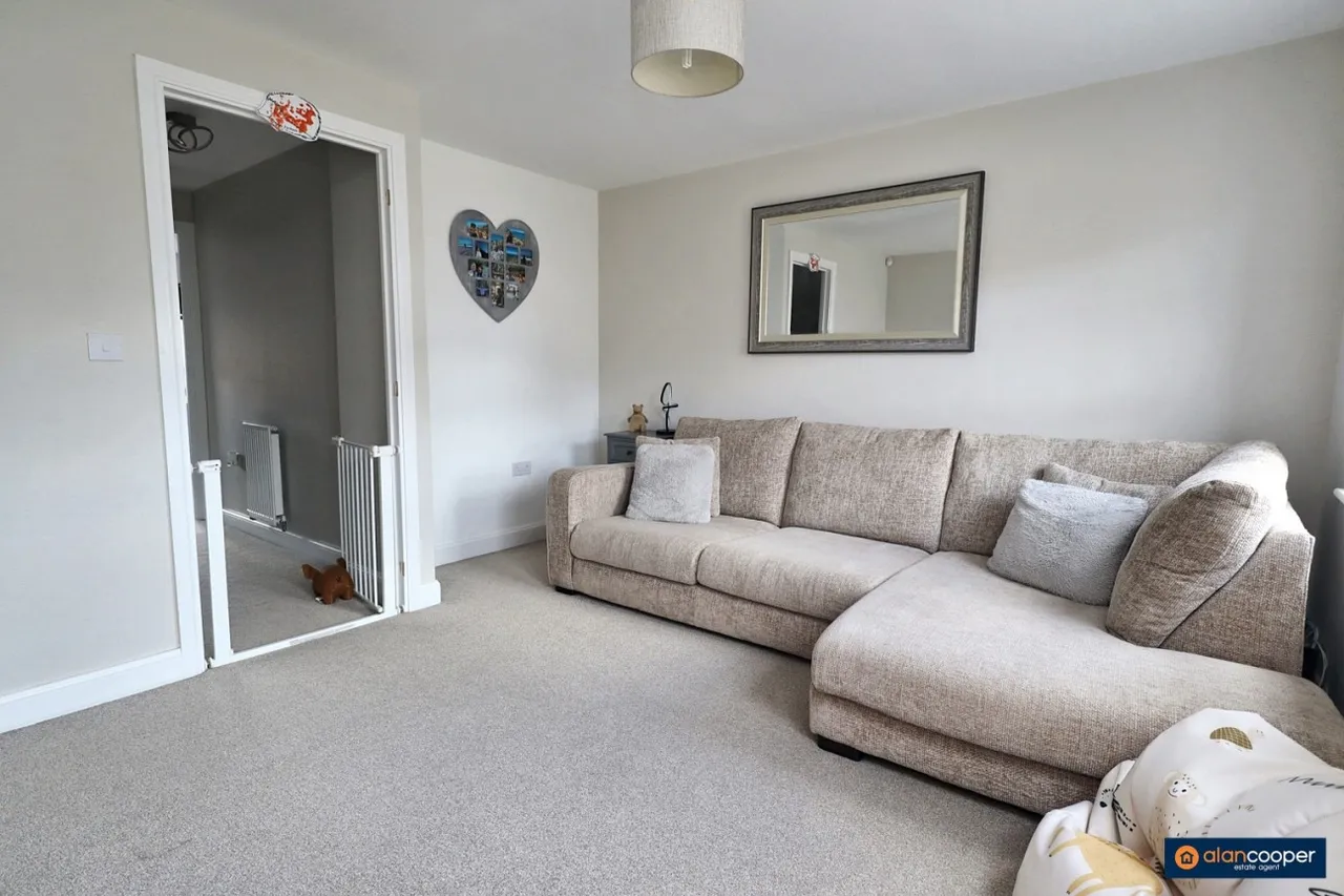 Topiary Road, St James Gate, CV10, photo 16