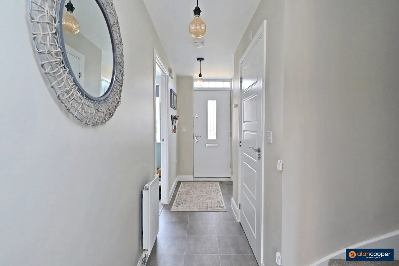 Topiary Road, St James Gate, CV10, photo 13