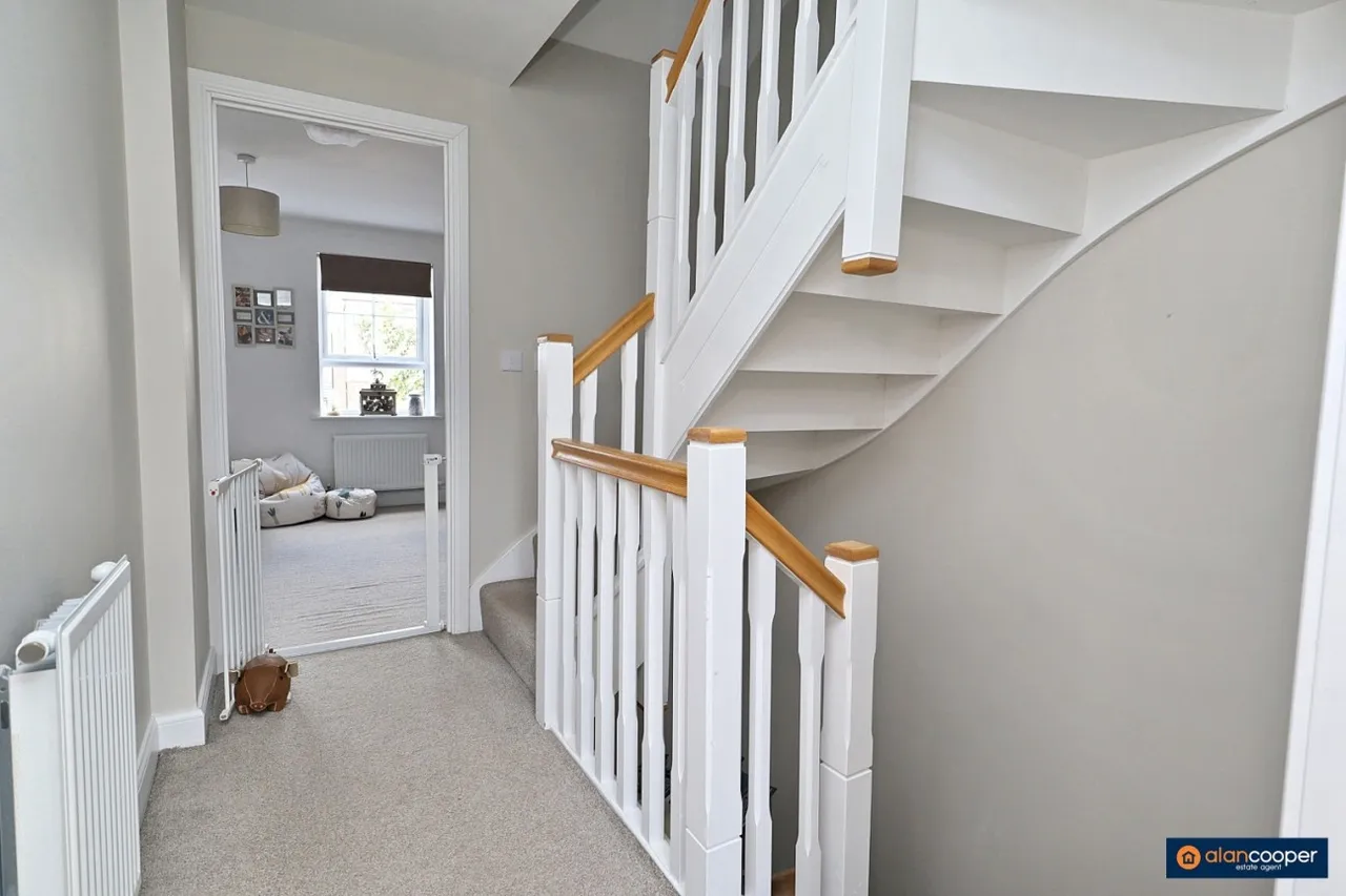 Topiary Road, St James Gate, CV10, photo 21