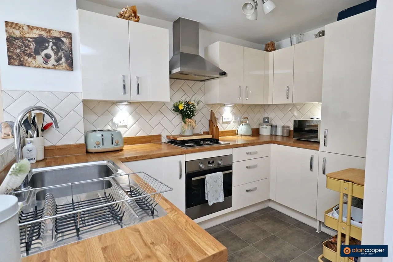 Topiary Road, St James Gate, CV10, photo 4