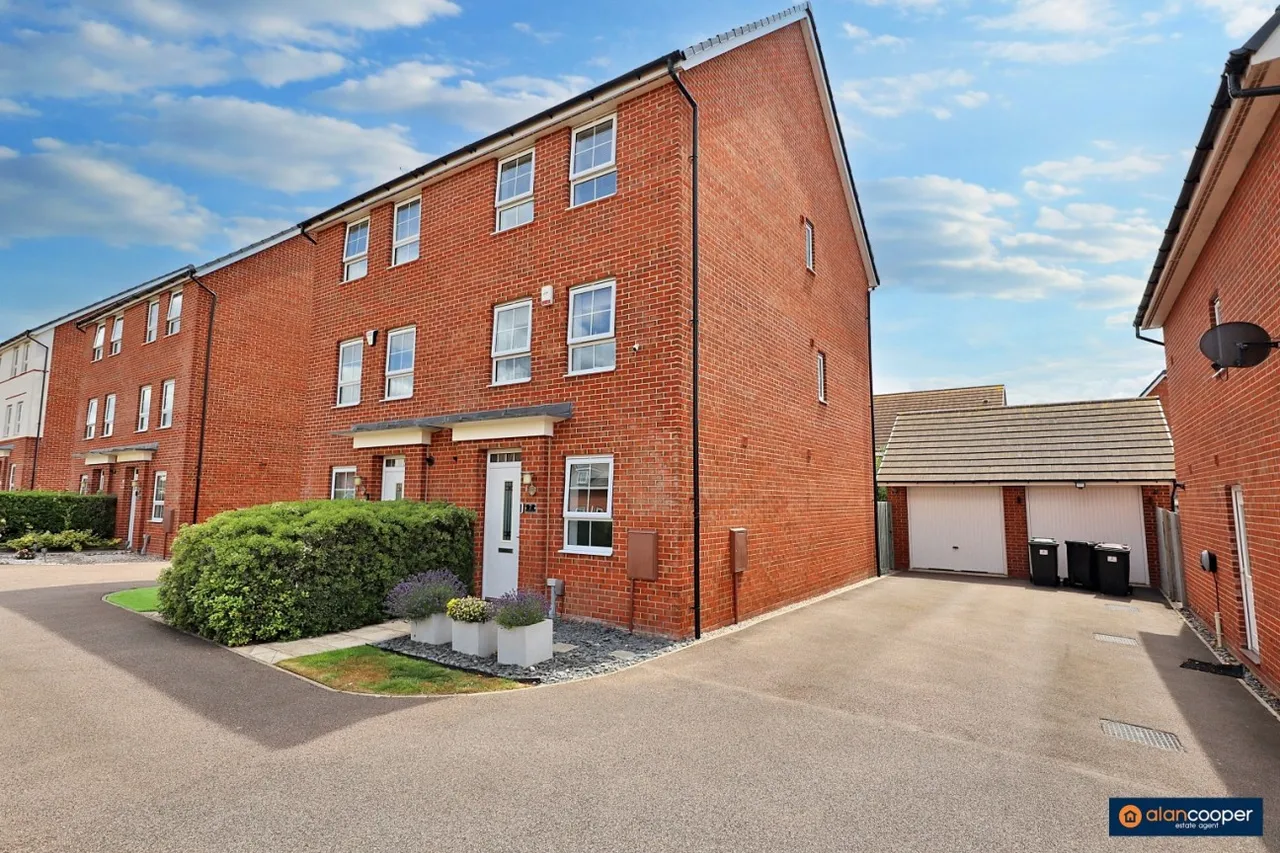 Topiary Road, St James Gate, CV10, photo 33