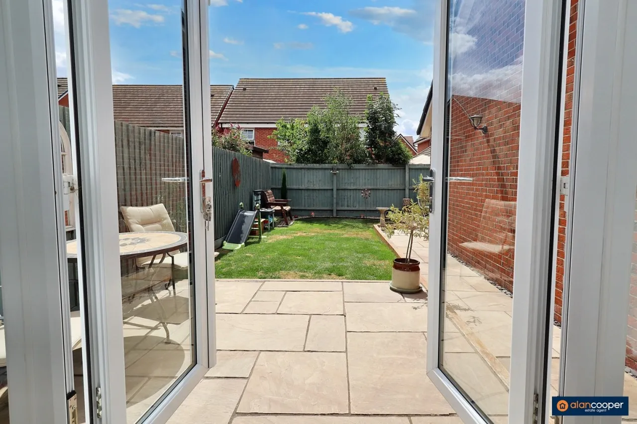 Topiary Road, St James Gate, CV10, photo 8