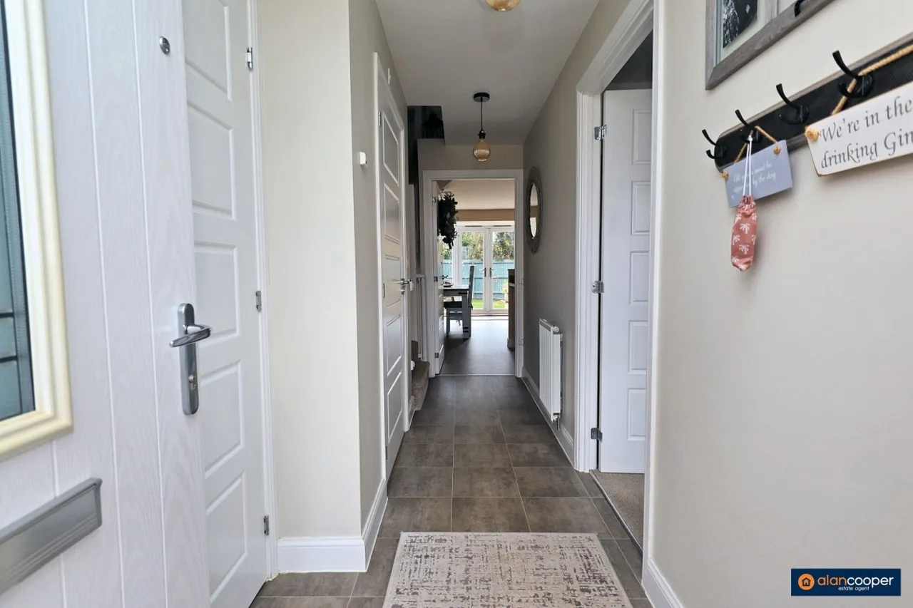 Topiary Road, St James Gate, CV10, photo 12