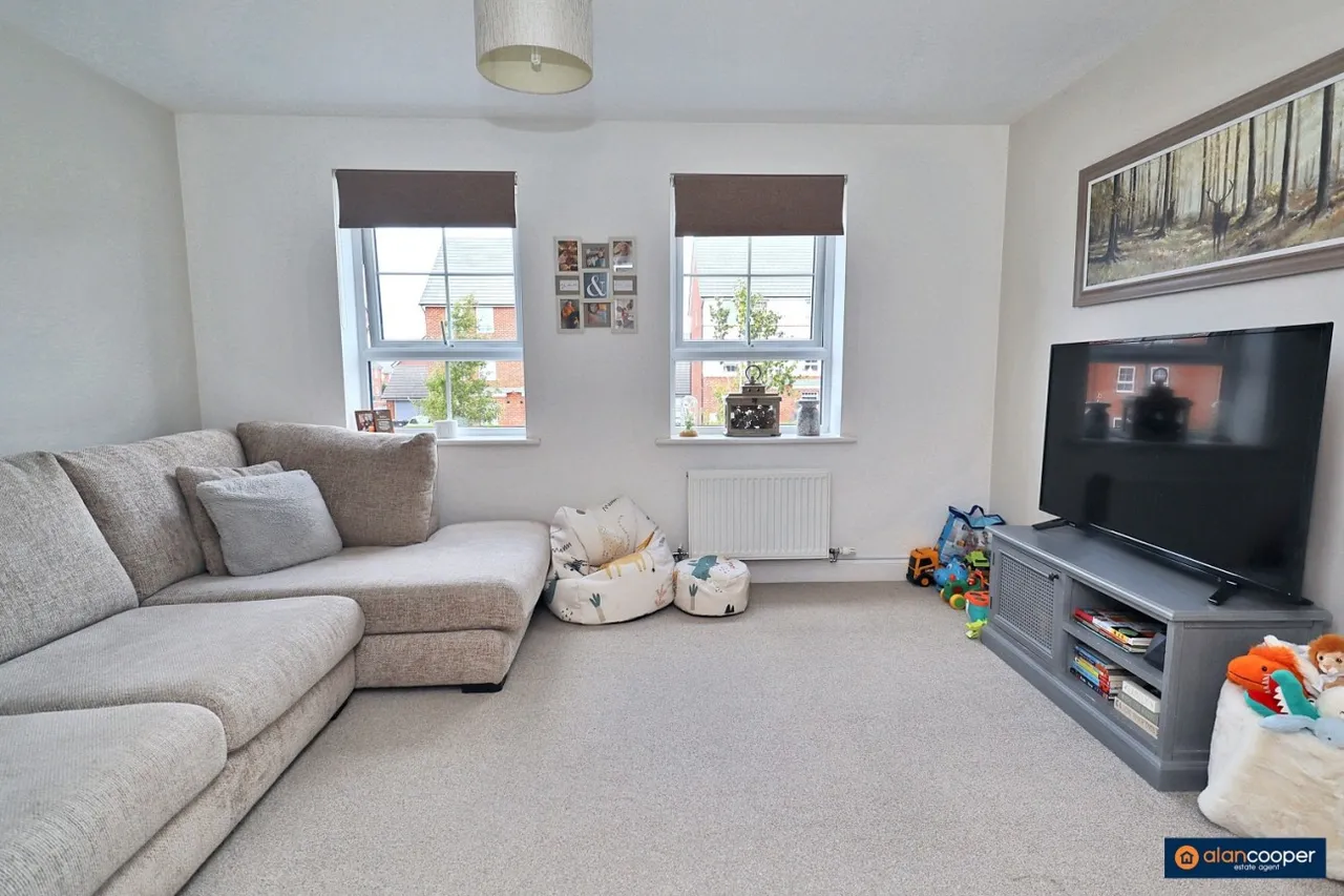 Topiary Road, St James Gate, CV10, photo 14