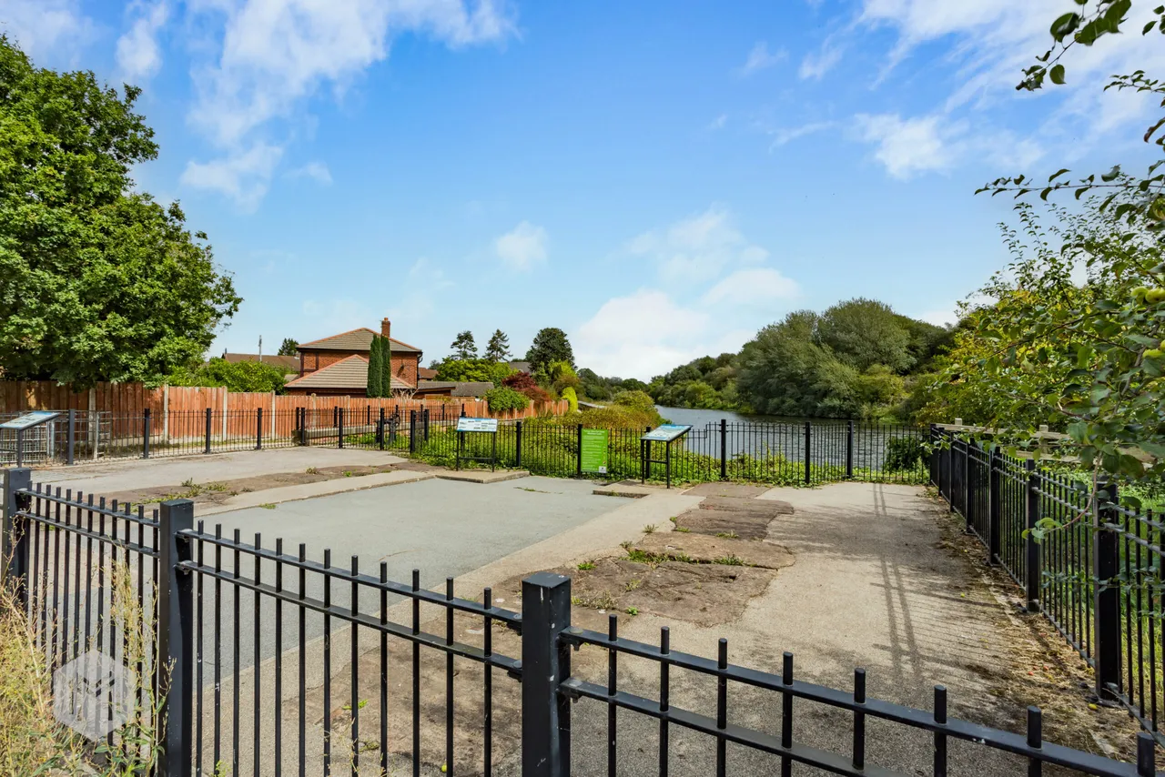 Lock Cottage Weir Lane, Woolston, Warrington, WA1 4QH, photo 19