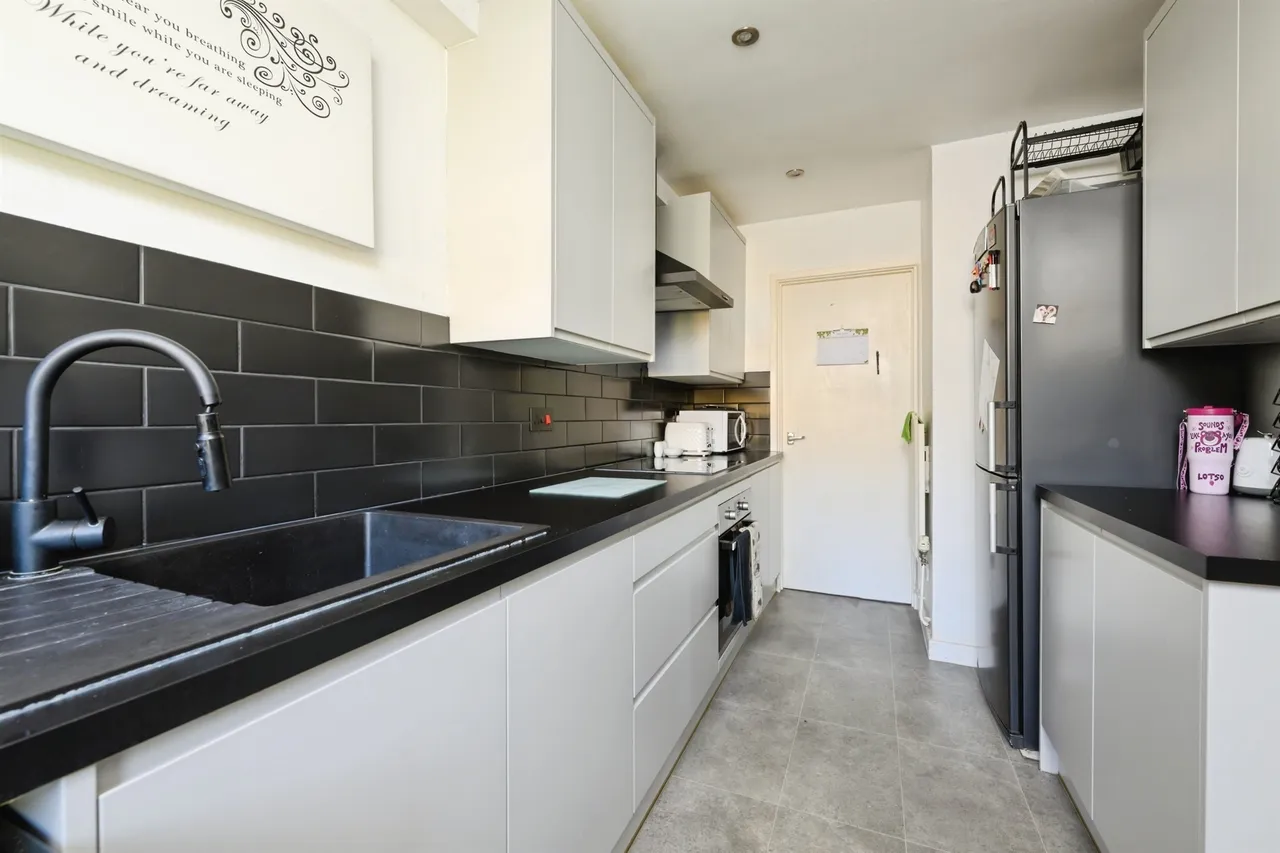 Baldwin Close, Peterborough, PE8, photo 3