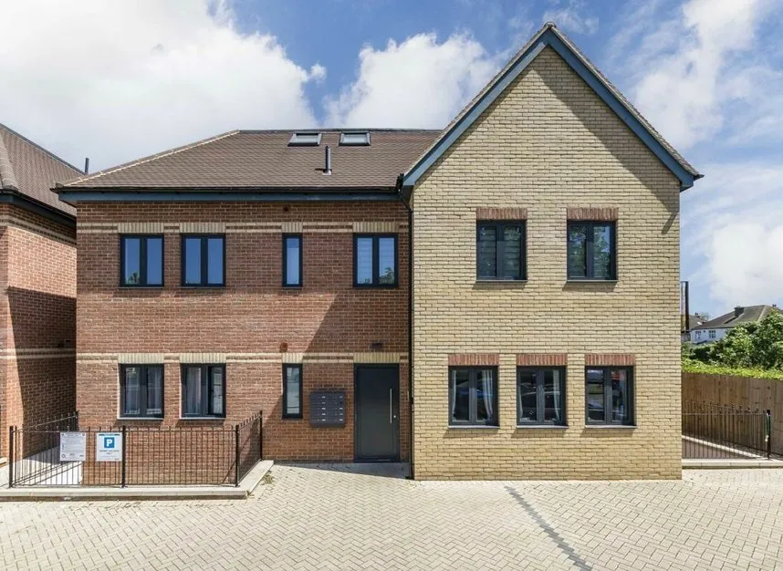3 bed flat to rent, Gunnersbury Avenue, Ealing, W5