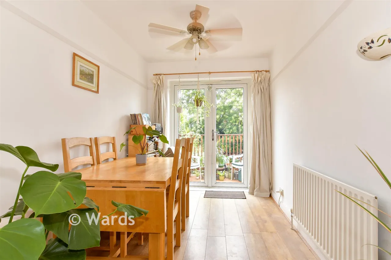 Lancelot Avenue, Strood, ME2, photo 5