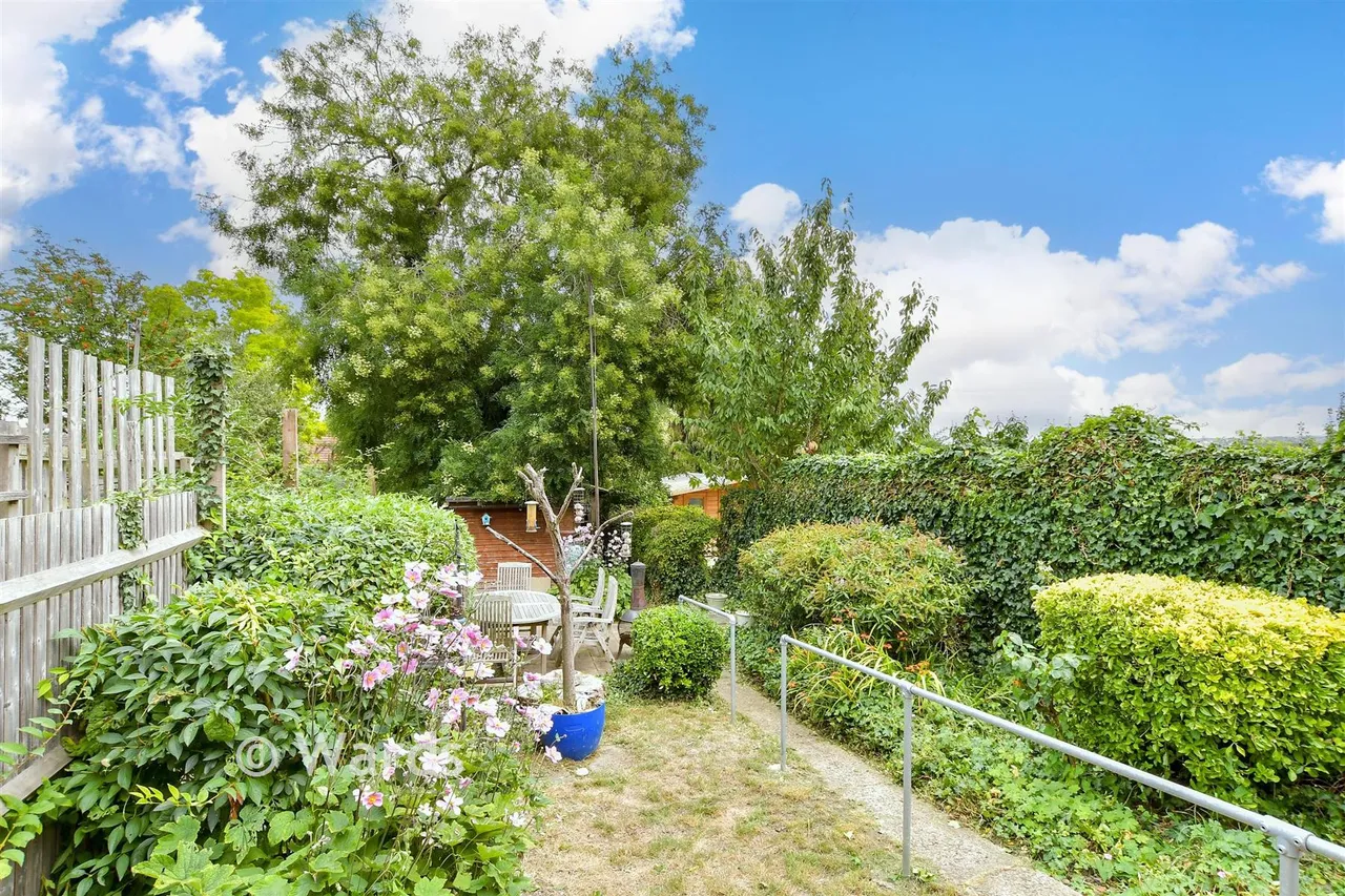 Lancelot Avenue, Strood, ME2, photo 11