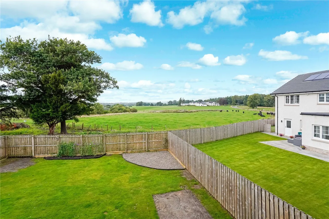 Quintinshill Drive, Larbert, Stirlingshire, FK5, photo 25
