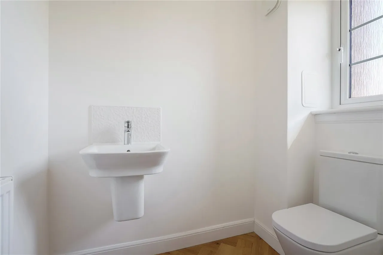 Quintinshill Drive, Larbert, Stirlingshire, FK5, photo 15